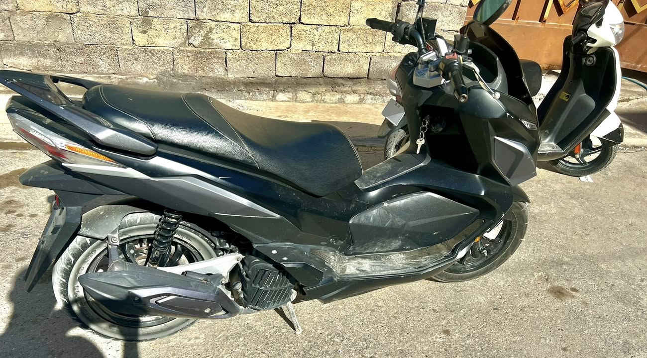 دراجةsym  مكينة200cc  ماشية14الف سعرها مليون ونص بيها مجال لتواصل ***********
