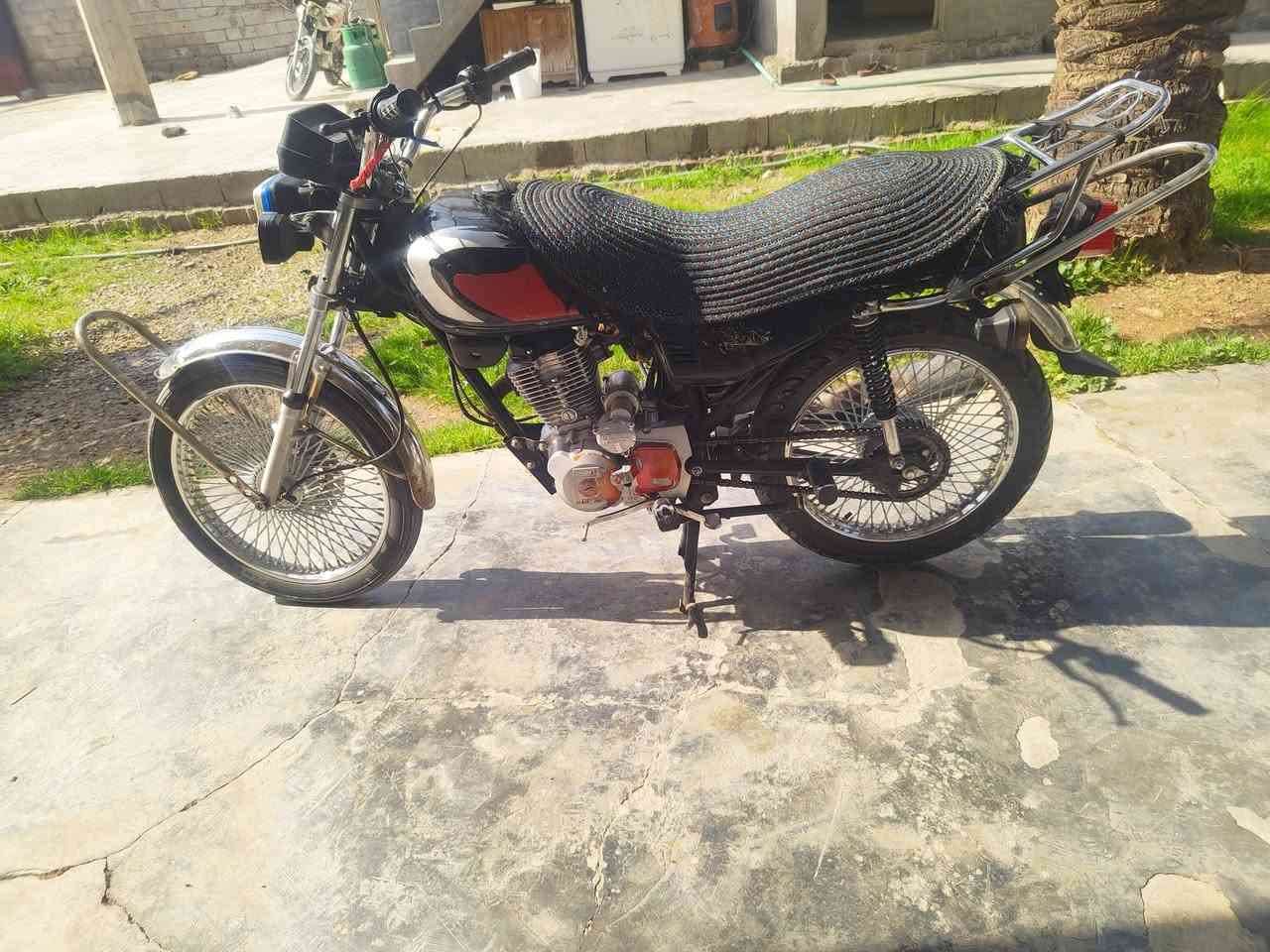 للبيع و مراوس موديل 22بدون وراق نامي برو السعر375بي مجال ***********
