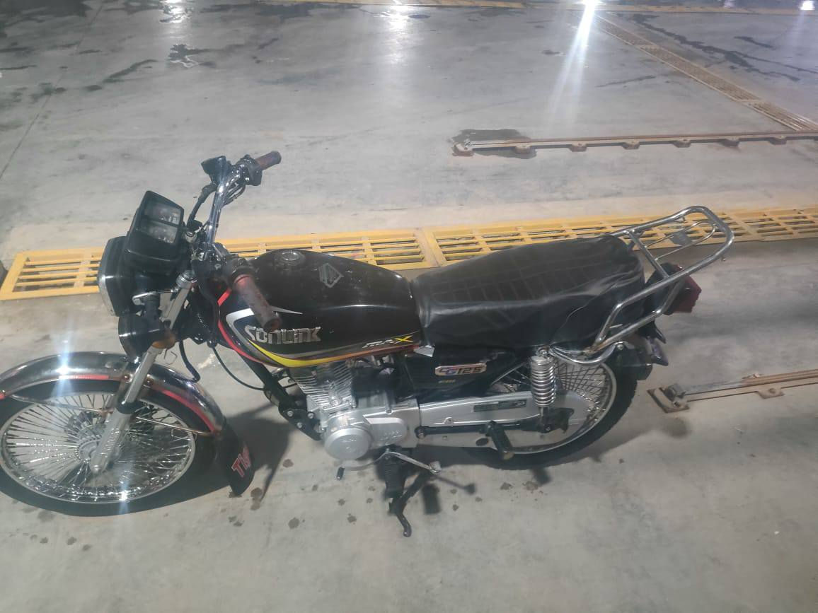 السلام عليكم تايكر ٢٣للبيع أو مراوس بتايكر دراجه خير من الله اوراق موجوده مكان ديالى كنعان 
الاستفسار اكثر ***********
السعر 480وبيها مجال
