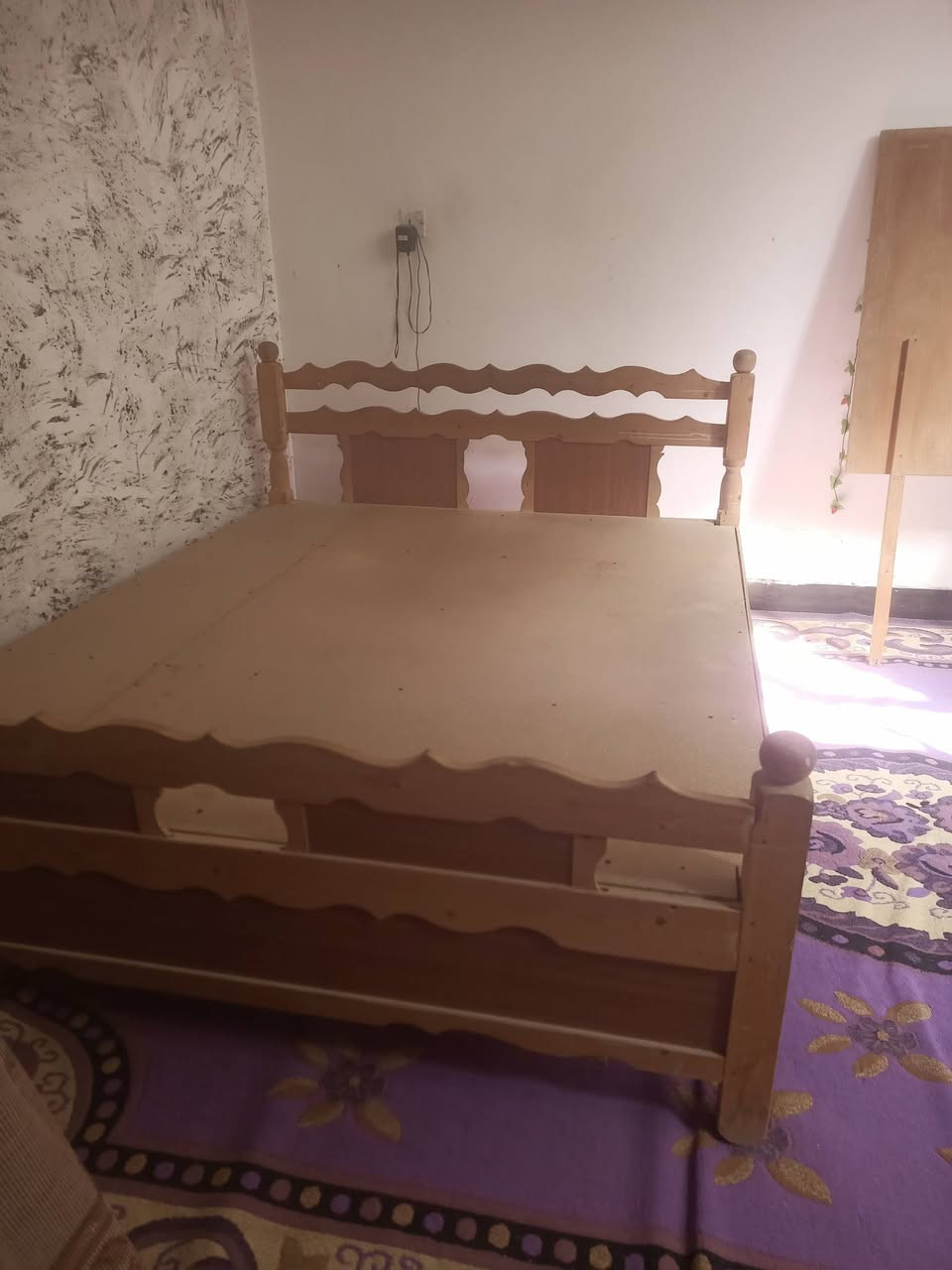 السلام عليكم جربايه نفرين تسكام حجم كبير مع دوشك جديد ايضا حجم كبير السعر 130 مكان حصوه حي عداي/ ***********
