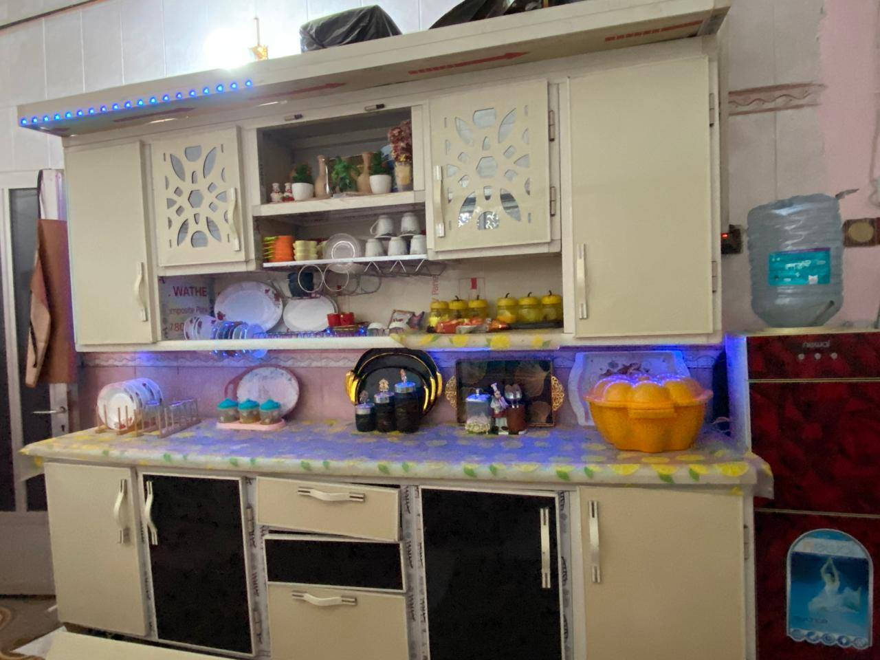 سلام عليكم لو ممحتاج مابيعه للبيع كاونتر نضيف كلش لابي كسر ولاطكه الكاونتر طوله مترين ونص 2/30 وسنك طوله متر وعشرين 1/20 مكاني البصره المعقل السعر500 الاستفسار أكثر ***********متواجد واتساب فقط
