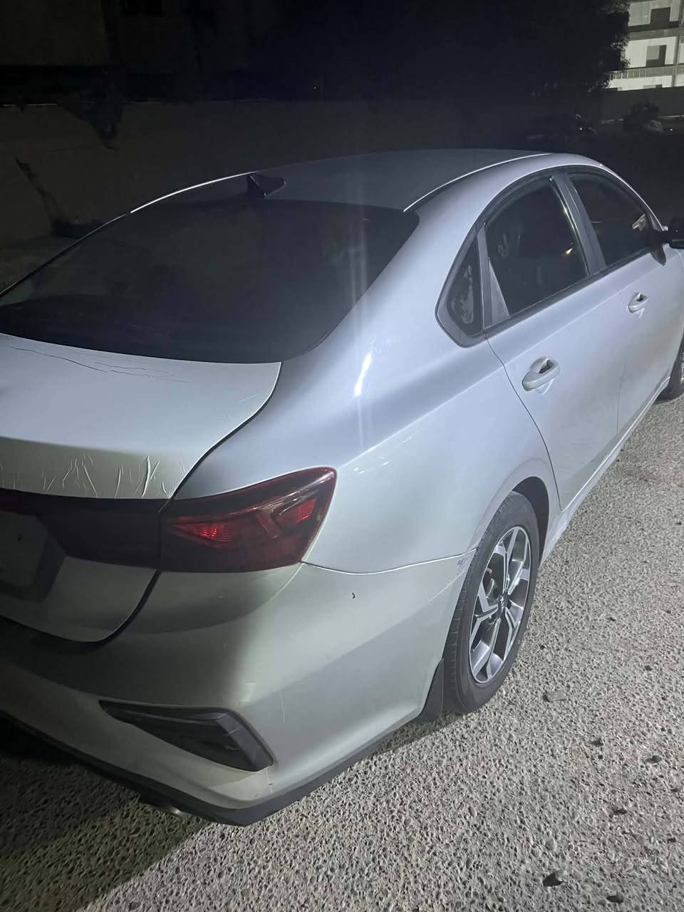 السلام عليكم ورحمة الله وبركاته اخوان سياره فورتي موديل ٢٠٢٠ وارد امريكي بيه تبديل بنيد وباب بي بارد فقط وجنطه تصليح فقط بدون عابر شرط رقم مثنى معوقين اسويلك وكاله عامه السياره جاهزه من كلشي كير تبريد المحرك حداديه مكفول محرك ٢٠٠٠ دوش كير ٦نمر مرغوب الاستفسار اكثر اتصل على الرقم أو على واتساب مكان السياره المثنى السماوة المركز *********** صور الحادث مرفق بل منشور
