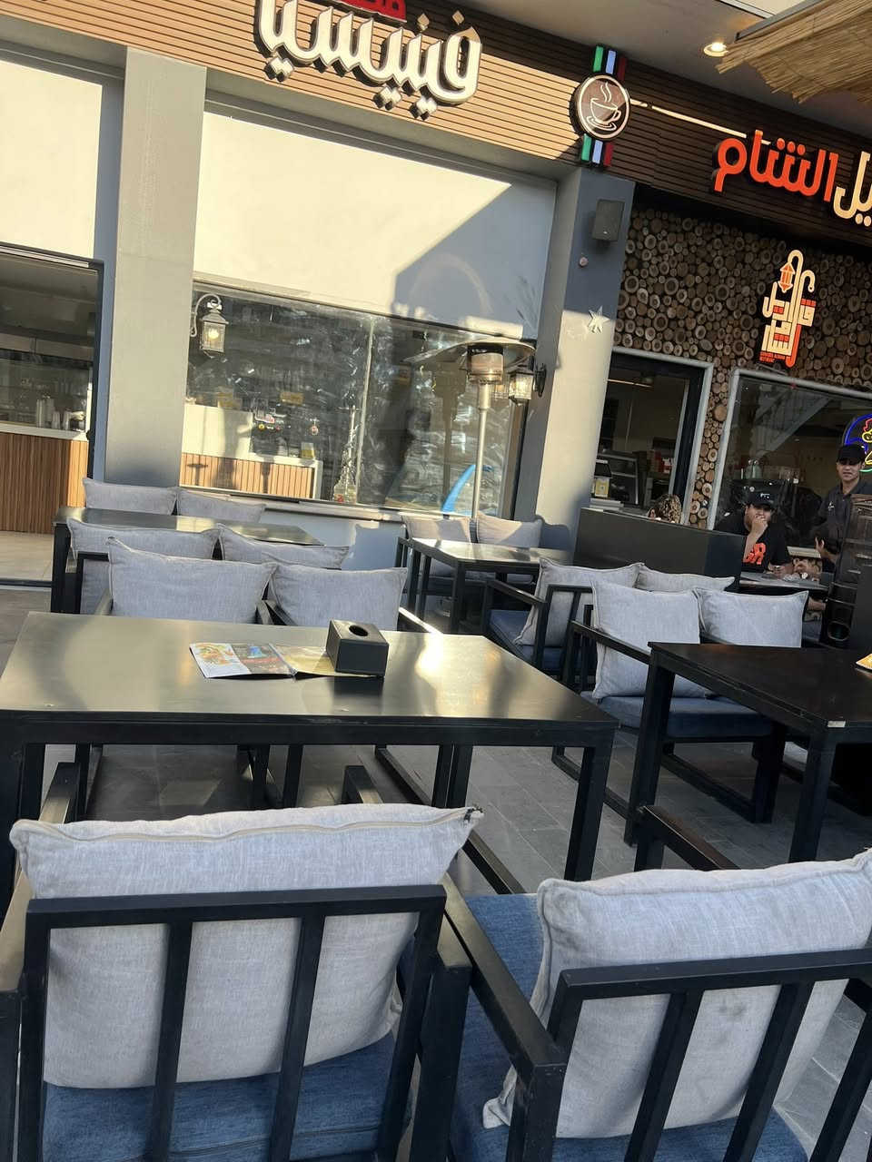 السلام عليكم طاولات مطعم للبيع مستخدمه اشهر قليله سويتهم تصميم وليس جاهز الطاوله الوحده هيه وكراسيها 4 السعر ٣٥٠ وبيها مجال


**إذا كنت صاحب هذا الإعلان وتريد حذفه لأي سبب، رجاءا أرسل رسالة إلى الدعم الفني**