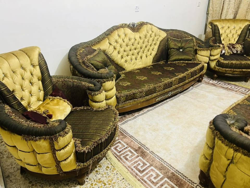 تخم عشر مقاعد جدن نضيف تجي وتشوفه مكان مدينت الصدر سعره ٤٥٠واتساب***********
