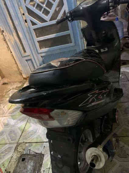 السلام عليكم عدله للبيع
كله ختم واحد ويه المكينه بس الكفرات لا سوادات كله مختمه وملحه عدى حاضن الدشبول كله شغاله ما بيه اي نقص غير الباتري بوشه 55 اول فتحه اله لغرض السرعه البوشه الاصليه موجوده انطيه وياه اي استفسار ثاني موجود خاص وواتساب ***********
