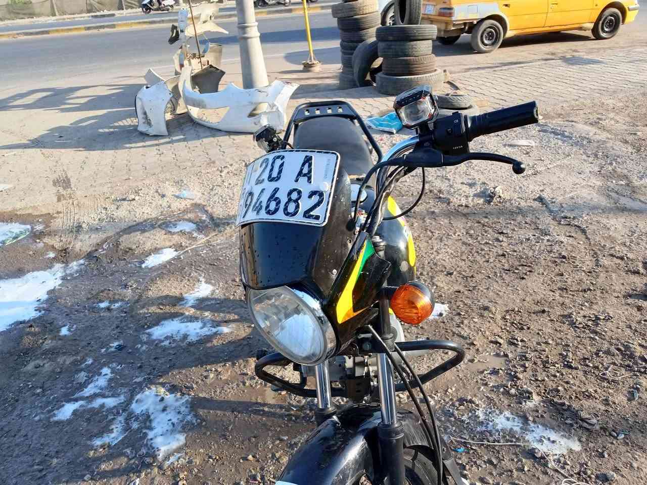 السلام عليكم درجة بوكسر موديل 2021 درجة مكينة ما مفتوح بس بيه خيط خفيف تخم تاير جديد  دسكات امامي وخلفي جدد كهربائية رقم انكليزي تحتوي ثاني يوم تواصل ***********
