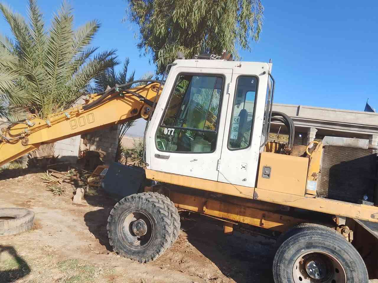 السلام عليكم اخوان حفارة لبهير حجم ٩٠٠ موديل ٩٧ رقم اربيل حفارة خير من الله مكاني تقاطع القدس السعر ١١٠ للستفسار ***********
