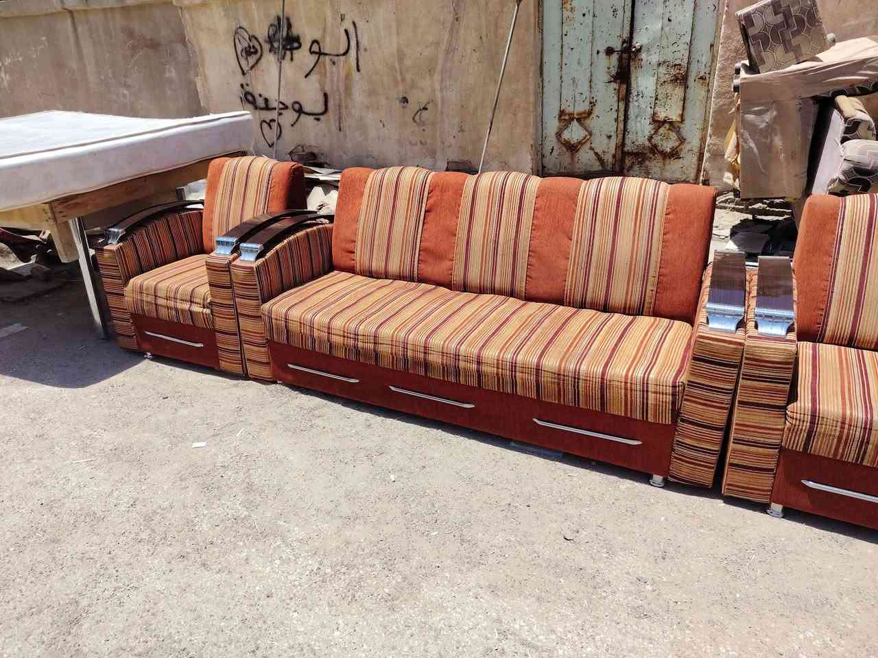 سبلت طن ونص باكيت 575 الف
تخم تركي 5 قطع 10 نفر 175 الف
مبردة جديده 75 الف 
العنوان الخضر شارع الجياشي محلات ال حجي رشيد 
يوجد خدمت توصيل ***********
