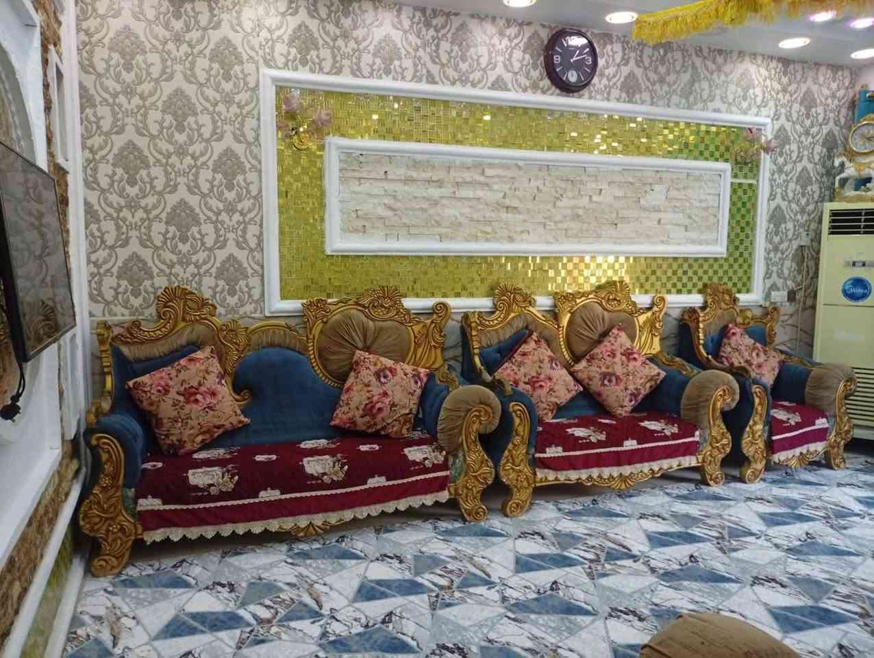 عقار للبيع مساحه ٢٠٠ متر واجهه ١٠ ونزال ٢٠ملحقاته ثلاثة مداخل
طابق الاول استقبال وصاله مطبخ بارد وحار ومنور وصحيات عدد٢ وغرفتين نوم وكراج كبير
 طابق الثاني غرفتين نوم وصالة حمام مشترك كبير وبيتونه كبيره وسطحين
بيت نضيف بناء درجه اولى بناء العقار ٢٠٢٢
خدمات كامله ماء وكهرباء مجاري منطقه هدوة على هيئه تبليط 
موقع العقار البلديات الظباط الثانيه الزراعي مجاور مجمع فدك شارع عشرين
لاستفسار الاتصال على الرقم ***********
