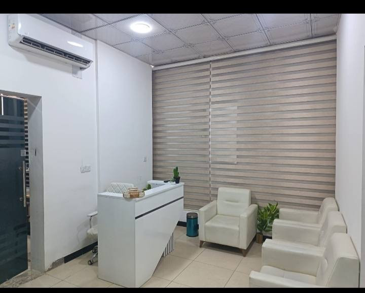 عيادة  للبيع😍 
مع المكان او بدون في الفلوجه جاهزة من جميع النواحي 
تحتوي على ثلاث غرف مع مخزن كبير 
٢ جير 
اوتوكليف type B
سنسر وبورتبل 
ثلاجة كبيرة وصغيرة 
سبلت عدد ٢ 
ميز طبيب ٢ 
مواد اسنان كاملة و وغراض وديكور كله جاهز وشغالة
سعر على  الخاص💸 
***********
