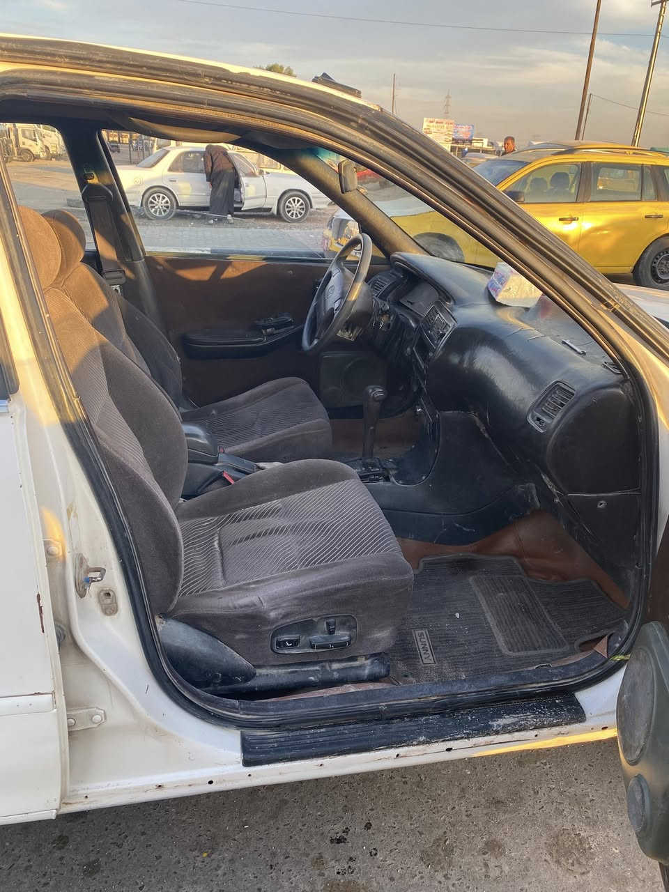 السلام عليكم كامري للبيع مديل 1991 السعر 35 وبيهة مجال الرقم بصره انكليزي مكاني الزبير 
***********
