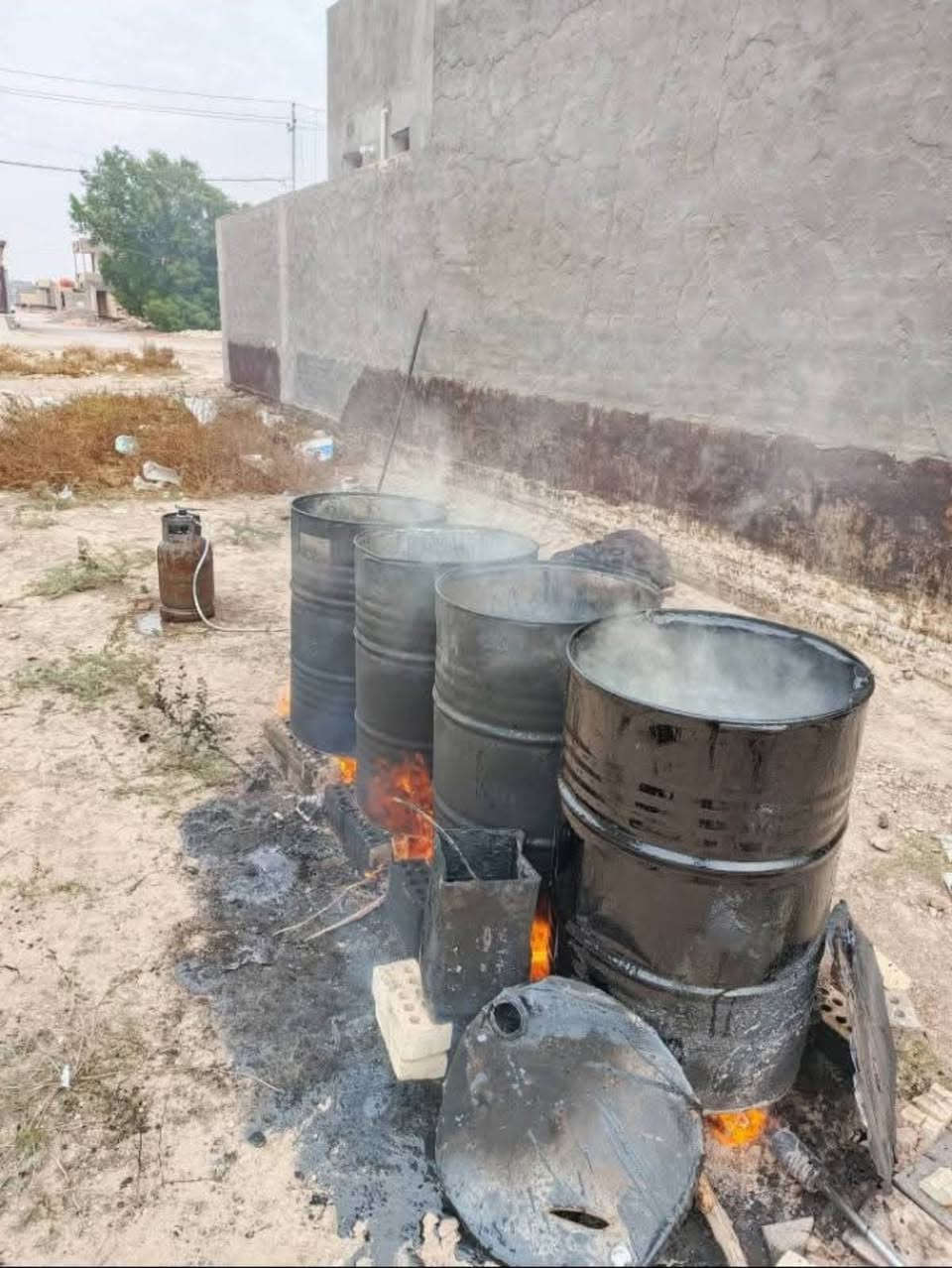 سلام عليكم التجير السطوح ولاساسات وكافه المباني درجه اوله سعر البرميل 60
*********** واتساب
