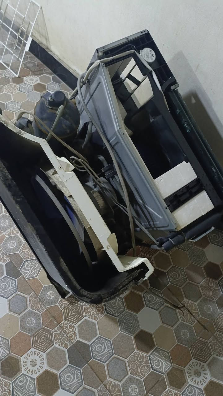 السلام عليكم  عندي مكيفات 2 للبيع واحد ONAX والثاني GibSON مكاني  ديالى بعقوبة تقاطع القدس سعر اتصل ***********
