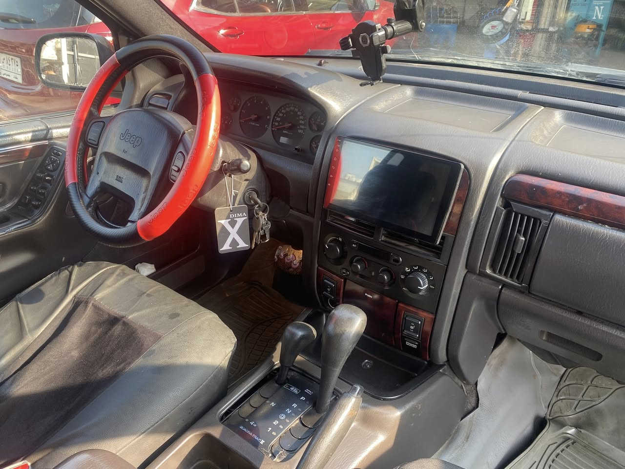 جيب شيروكي موديل 2000لمتد رقم بغداد دولي السياره بلاديه كير محرك جدد ظفيره حداديه صدر خلفي جديد صدر امامي ٨٠ بالميه  كل كهربائياته شغاله تبريد شغال بس وكف عندي الكومبريسر شرط  بي جاملغ امامي فقط  رايدها ب٦٨ وبيها مجال  ترهم مراوس رقم *********** بي واتساب او مراسلة الصفحه
