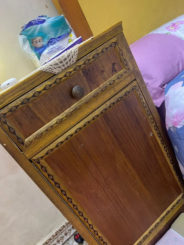 سلام عليكم غرفه صاج للبيع سعره ٤٥٠ +زاريه موجود مكان دوره ابودشير ***********
