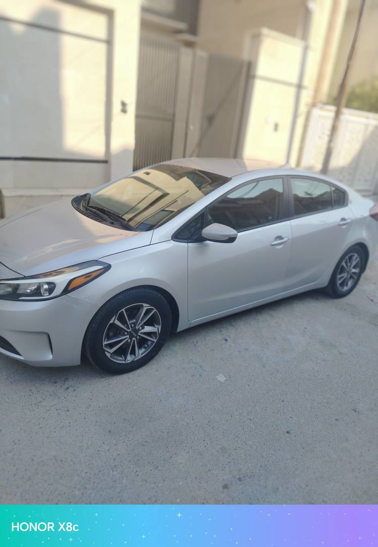 كيا فورتي ٢٠١٨ 
محرك ٢٠٠٠
كير at
سونار مرفق بلمنشور
صور الحادث بالمنشور 
سيارة بااسمي  ورقم بغداد وجاهزة
مكاني بغداد قرب تقاطع الدرويش 
***********
ملاحضة.. البنيد كلير ينحسب صبغ
السعر ١٢١ وبيهه مجال بغداد, العراق
