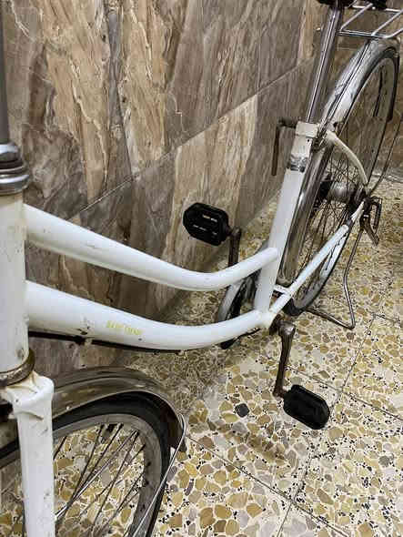 بيسكل بناتي حجم ٢٦ ياباني جاهز وكله شغال 85 بي مجال للشراي مكاني قطاع ٢٨ شراي اتصل ***********
