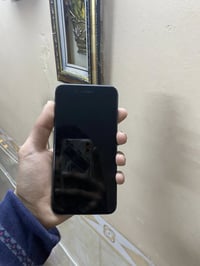 آيفون ٨ بلس ٦٤ • بطارية ٦٥٪ • شاشة مبدلة