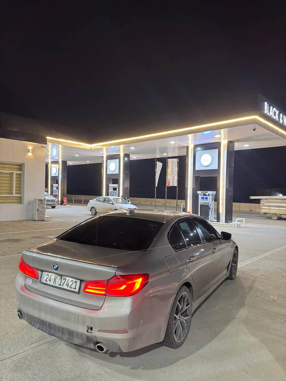 بيم دبليو موديل 2020 
حجم 520 رقم دهوك رقم سنوي جديد
تحويل وكاله بشرط  گير محرك جديد بشرط 
بس قبخ محرك مفتوح 
سياره بي قطعه وحده صبخ بدون دواخل بجم امامي خلفي كبس بدون عل بارد سياره جديد
ماشي 130 
فول مواصفات داخل اصفر 3 مود ايكو سبورت نورمال كشنات خزن هيتر فول فول 
سعر 230$ بي مجال 
مكاني دهوك 
لبيع + مراوس 
رقم موبايل *********** زاخو, دهوك
