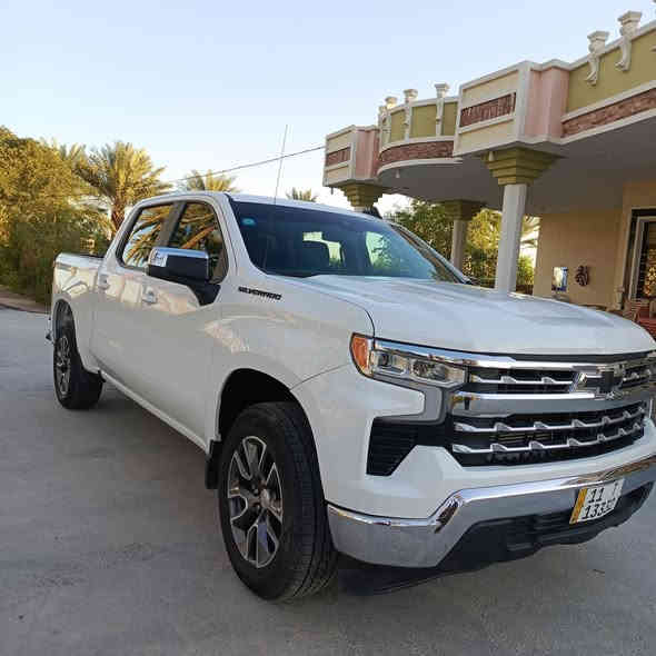 للبيع مستعجل  سلفرادو موديل2023 فئة LT تفاصيلها كالاتي : 
- محرك 2.7  توربو غني عن التعريف شلعةً موطبيعية صاروخ واقتصادي وعملي جداً
- عداد المسافه المقطوعة 19
- باب طويل بدي قصير المرغوب 
- بچم الـ LT لايت فول زينون عالي وناصي وليد 
- ويل كب حجم 20 جمالية ورزانة بالمشي 
- تبريد وتدفه قطعتين فول 
- شاشات كبيرة وسطية ودشبول ديجيتال مال تاهو 
- تطعيم صاجات وفورميكا ملكي انيق جدا
- فول تحكمات ستيرن أوامر صوتية كروز سرعة 
- رادار حراري داتا شو يميز مرور بشر او سيارة او حيوان مع اوتو ستوب وخروج عن المسار وقيادة ذاتية مع ابل كار بلي واير ليس ووظائف متعددة
- كشن كهرباء تدفئة بالكشن منافذ تايب سي 
- تبريد شاشة مناخين منفصلة 
- بصمة ابواب وتشغيل وتشغيل عن بعد
- باب البودي تفتح كهرباء 
- غلاف بودي نوعية فاخرة بلادي من الشركة
- فور ويل شلعة صاروخ واقتصادية بالبانزين
- أربعة انضمة قياده Normal- sport - offRoad- Terrain 
- مانع انزلاق
- تحديد مسار 
- بصمة تشغيل عدد ثنين
- قاصة مخفيه
-هواي مواصفات أعجز عن ذكرها
- حادث السيارة شباك ودعاميه ومقدم الشاصي موجودات بل منشور
- ميكانيك وكهربائيات كفالة عامة مطلقة
- السعر 265
مكان السياره ابي غريب للاستفسار الاتصال ***********
‏‪***********‬‏
