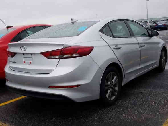 السلام عليكم السياره راعيه متوفي والورثه حاضرين كلهم موجودين المعامله على اليشتري كوني ملتزم بعمل وكل شي بحسابه الاستفسار  والتفاصيل الأكثر  اتصل على هذا الرقم  
***********

متوفر واتساب
