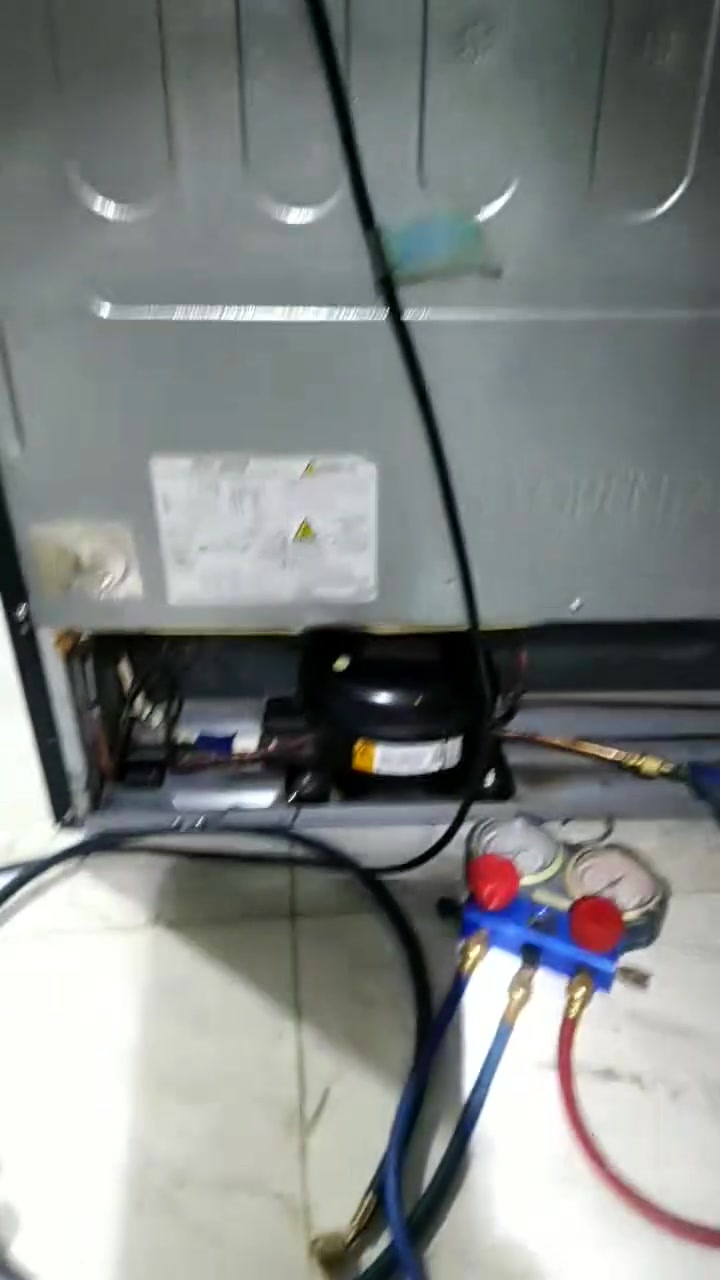 جانب من اعمالنا لهذا اليوم  في صيانة ثلاجة هيتاشي اربع ابواب بعد ان وجدناها بلا تجميد ولا تبريد وفي اسوء حال والحمد لله تم ارجاعها الى وضعها الطبيعي بافضل تجميد وتبريد وبضمان ثلاث سنوات.  

كم تم صيانة عارضة صناعية في معمل مثلجات في الحي الصناعي وبضمان سنة.  

وتم صيانة مجمدة في شقق جامعة بابل نوع دنكة وتم تبديل ضاغط فيها بضمان ثلاث سنوات. 
كما تم تبديل ضاغط ثلاجة في منطقة سيف سعد بضمان ثلاث سنوات. 

صيانة موقعية داخل الحلة وعمل بما يرضي الله بضمان ثلاث سنوات هاتف ووتساب  *********** صيانة موقعية داخل الحلة ونواحيها
