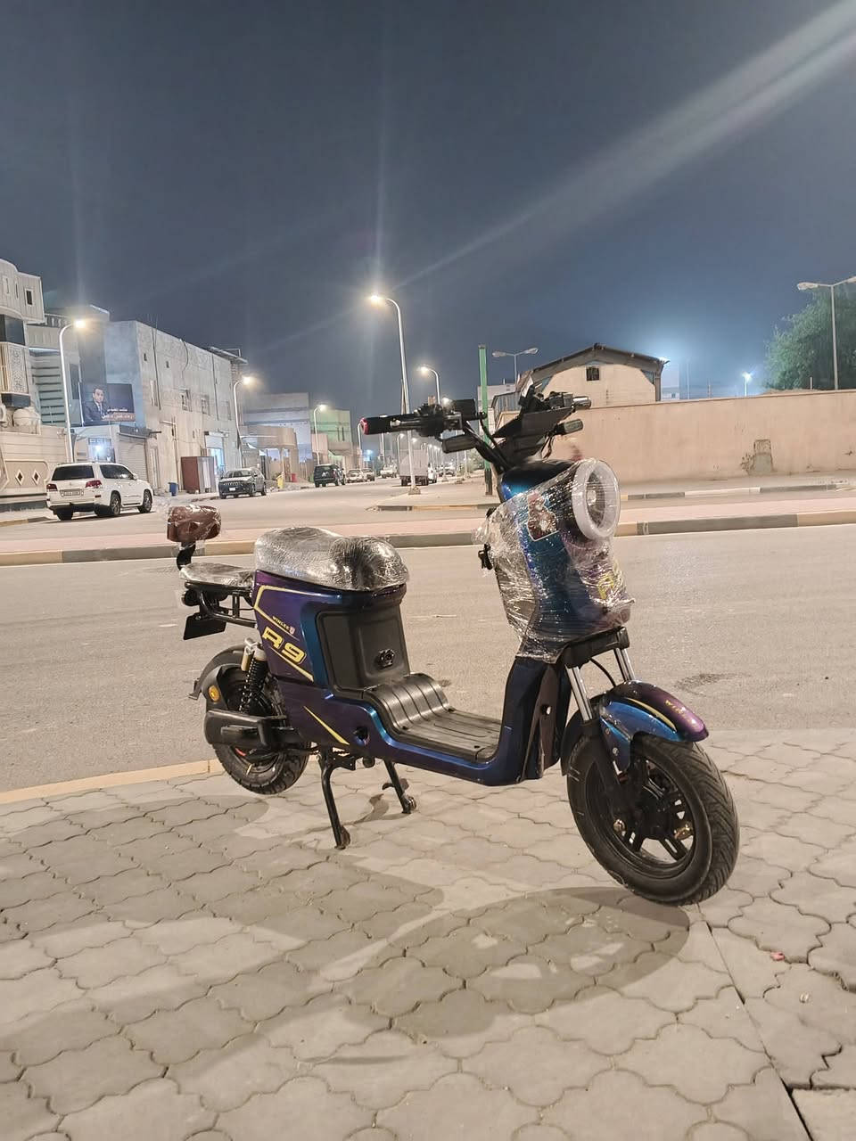 سلام عليكم دراجه R9 موديل 2025
دراجه فول مواصفات 

نضام P حساس 

بك R ترجع وره 

اربع نمر 

سرعه 99

بطاريات عدد 5 امبير 22

دراجه جديده نضيفه كلش ما متعوبه 

مكان بصره الزبير 

السعر ٤٥٠وبيها مجال
تواصل واتساب ***********
