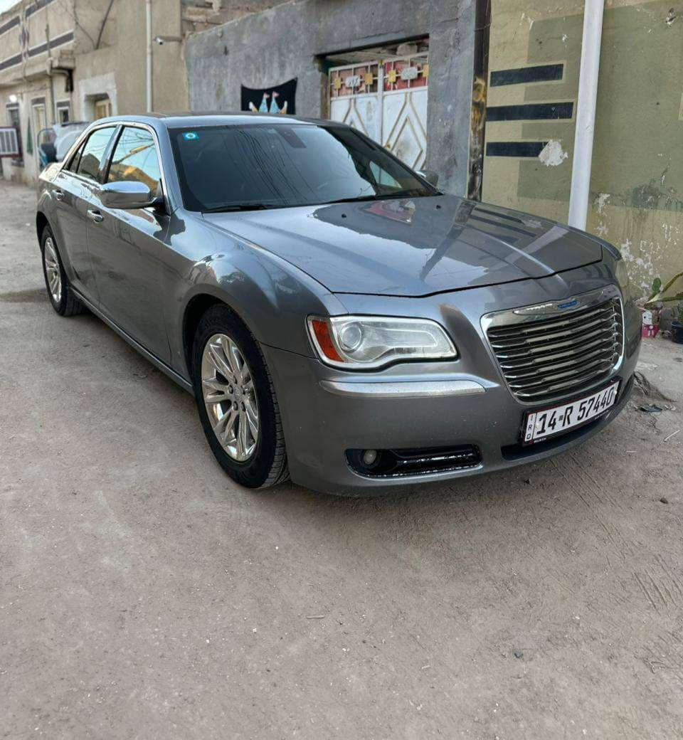 السلام عليكم اوباما مديل ١٢ رقم نكليزي هزه جديده بسمي منضومه لايت زنون كير ماوس ويل ١٨ مكسيكي مكينه وكير السياره تو ويل  مالت ١٩ مكينه ٣٦٠٠مكفولات السياره بيها ( صبغ حزام ) مكان السياره بصره المعقل السعر 146 وبيها مجال بصيط وهاذ رقمي *********** خابرني وتدلل
