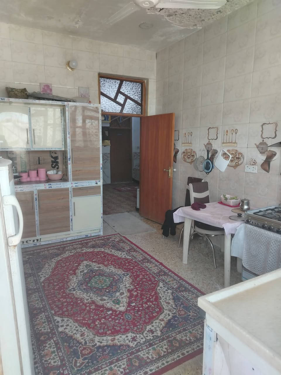 السلام عليكم من بغداد قضاء المحمودية للبيع دار سكن المساحه 250 ركن حي الصحفيين يحتوي على ثلاث غرف نوم وصاله ومطبخ واستقبال وصحيات وأيضا خلفها غرفه نوم وصاله تابعات إلى الدار للاستفسار مراجعة المكتب أنوار المصطفى للعقار والمقاولات العامه المحمودية حي العسكري شارع ٤٠ أو الاتصال على الأرقام التالية *********** واتساب ***********
