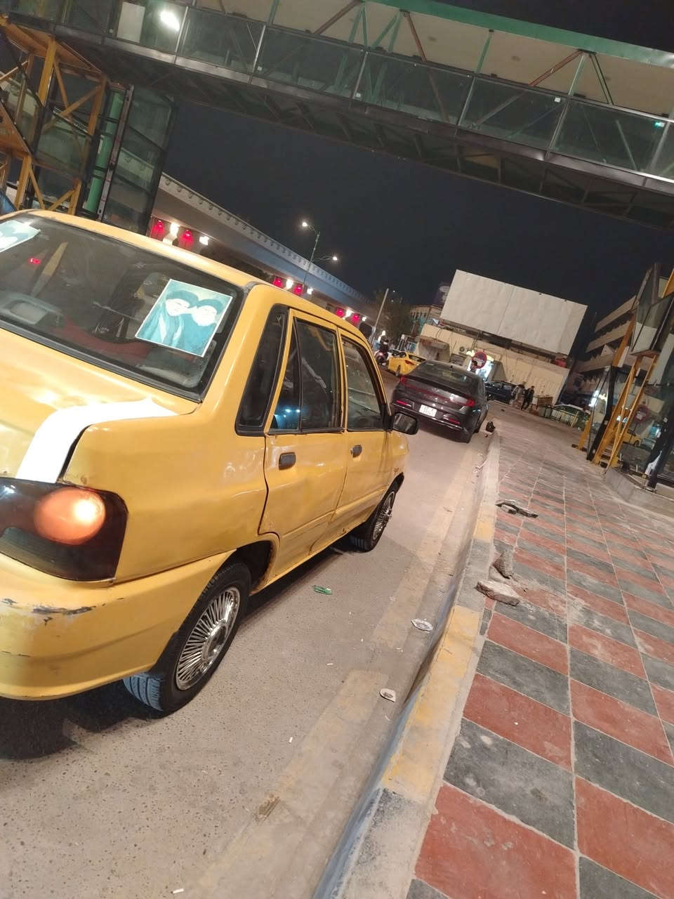 سلام عليكم سايبه. 2010رقم مثنئ سنويه 2028 مصفره غرامات كير ومكينه.  شرط برايد تخم تاير جديد. حداديه جديده. كهرباىيات شغاله. مداور ثاني يوم مكانهه سملوه مركز. 19وبيهه مجال. ***********
