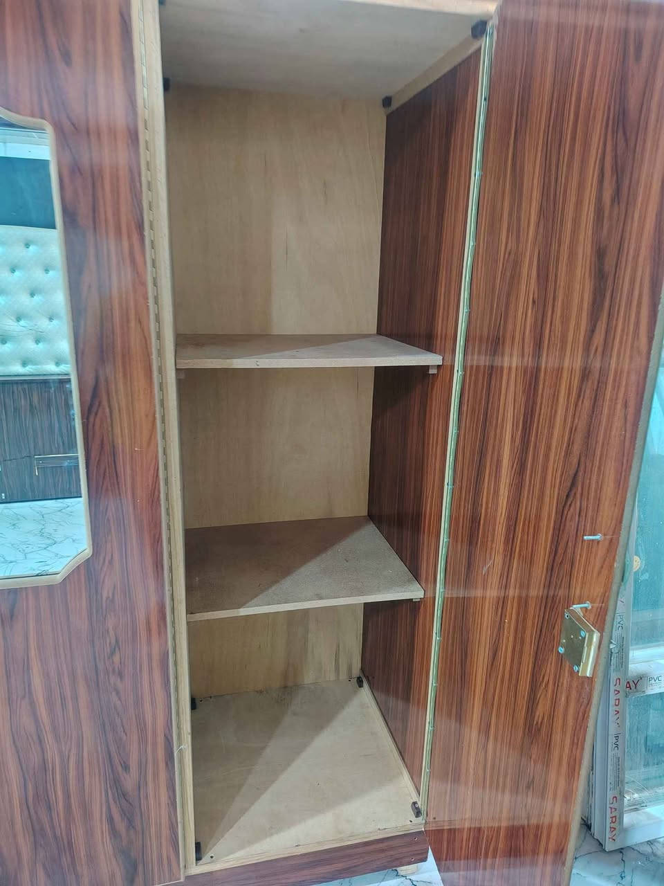 غرفة تركي شغد عراقي درجة اولى توصا كو سوكي) 6 قطع كنتور اربع ابواب مترين ونص والعمق 60 والارتفاع مترين و 10 نضيف بالشرط اي كسر اي عيب مابي للبيع السعر 460 طبي مجال بسيط
عنوان /سايدين دوميز الجمعية قرب اق صو مول مقابل الملعب الترابي *********** كركوك, العراق
