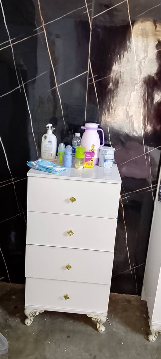 اغرفه الابيع
تسع قطع نضيفه مستخدمه ثلاث اشهر اي ضرر مابيها مستعجله علا بيعتها ٤٥٠ /٤٠٠ قفل تسع9قطع وأناره من الميوزه الجربايه .
العنوان بغداد تاجي منشت نصر .


**إذا كنت صاحب هذا الإعلان وتريد حذفه لأي سبب، رجاءا أرسل رسالة إلى الدعم الفني**