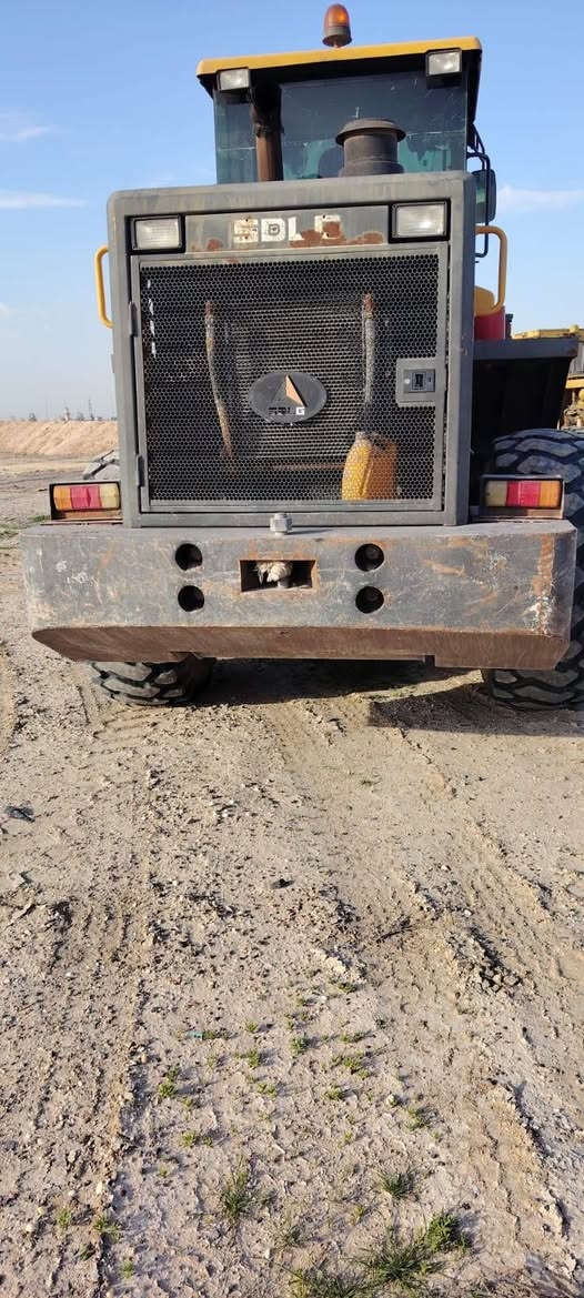 السلام عليكم
شفل ٤٦ 
موديل ٢٠١٥
مكفول كفاله عامه
رقم ميسان بإسمي
تخم تواير
السعر ٢٧٥
او مراوس ب ٥٣
للاستفسار الاتصال على الرقم
***********
