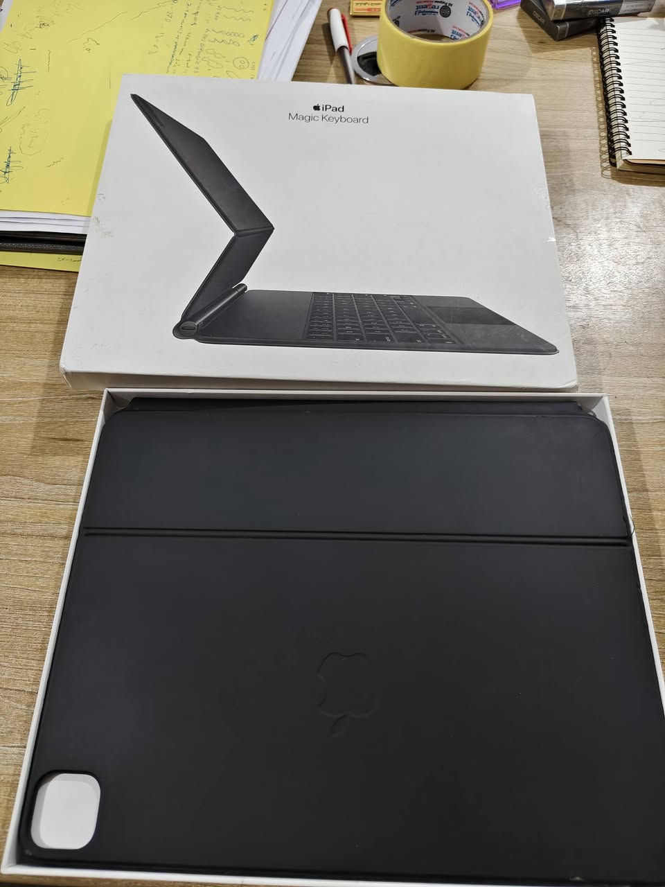 السلام عليكم ابل ماجك كيبورد للايباد 12.9 اصلي وكاله جدا نضيف يحولك الايباد الى ماك فد شي كلش مرتب سعره بل سوك بحدود 400 الى 450 الجديد هذا عارضه 175الف قفل قفل بسعر قلم ابل مكاني ناصريه وتوصيل موجود ان شاء الله ***********
