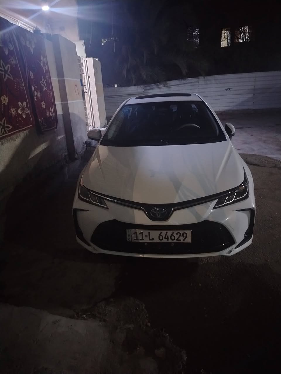 السلام عليكم 
كورلا هايبرد صيني موديل 2024 علامه ماشيه 31000 السياره بيه طخه موضحه بالصور عله كده نصبغ الباقي تمام بدون بارد ولا طعجات السياره مستلمه عله ايدي من الزيرو دهن موتل وبانزين محسن مغلفه الدعاميات بيهن شخوط بسيطه واضحه بالصور السعر 143 وبيه مجال السياره نضيفه جدا من الداخل والخارج ارضيات الشركه ما مشدوده ***********
