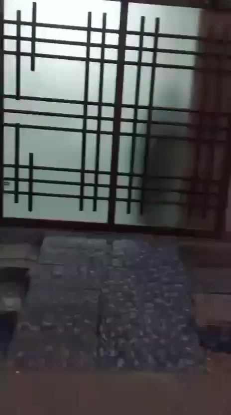 بيت للأيجار  منطقة حي الأصدقاء المربع الذهبي على شارع بغداد قرب جامع العباس ع
قاطين مع الأثاث. 
يحتوي على 3 غرف 
2صالات ومطبخ 
وطارمة. بناء VIB
هاتف***********
