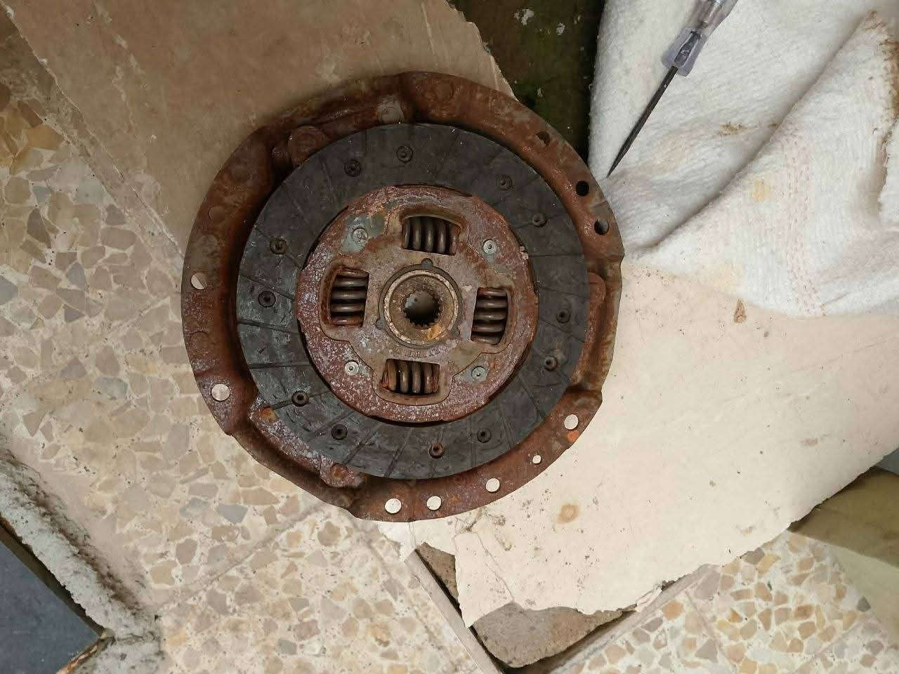 سلام عليكم غراض سايبا للبيع
(1) رباط حمايه للشاصي يصير بعرض السيارة من موديل 2012 وفوك سعرو 15 قفل 
(2) عينه وكلج مابيهم شي واعتقد شغالين ب 15 
(3) جوين مال راديته جديد مامستعمل ب 3 الف 
(4) اي سي ميكاني شغال ب 5 الف 
(5) مروحه مال راديته ب 5 الف 
(6) قبغ راديته ب 3 الف 
(7) فيتبمات فحم ب 10 الف 
(8) سيبايه ترهم لجميع سيارات ب 10 الف 
(9) مرايه مال سيكي ب 5 الف بدون جامه 
(10) لاستيكه مال درايم شف ب 3 الف 
(11) فلتر بانزين ب 2 ااف 
(12) دكم مال سايبا باب سائق ب 3 الف 
خاص مفتوح


**إذا كنت صاحب هذا الإعلان وتريد حذفه لأي سبب، رجاءا أرسل رسالة إلى الدعم الفني**