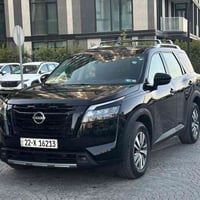 للبيع فقط  نيسان باثفايندر SL 2023 (فول عدا الفتحة)  مرقّمة كاملة بإسم...