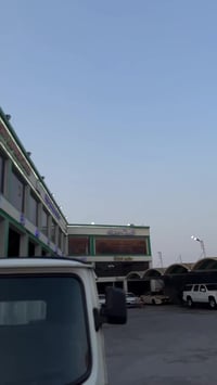 تكتك مديل 2022رقم وسنويه مكينه مجفته و بيه بس ضربه بلغد والباقي كفاله ...