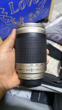 نيكون ٧٠-٣٠٠ • استعمال شخصي • شركات توصيل