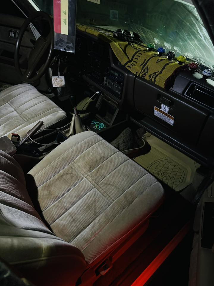 السلام عليكم للبيع سوبر 1982بسمي سنويه لغايه 2028حداديه زيروو محرك وكير بلاد كفاله ومكفوله من الصبغ العام بيها صبغ قليل كلش وكفاله من الضربه سياره مال جناي كهربائيات كله شغاله تدفئه وتبريد سنتر لوك تخم تاير بيها بس دوسه صفحت السايق مثل ما موضحه بصوره العنوان البصرة 
والسعر اتصل وشلع عيوني رقم الهاتف ***********
