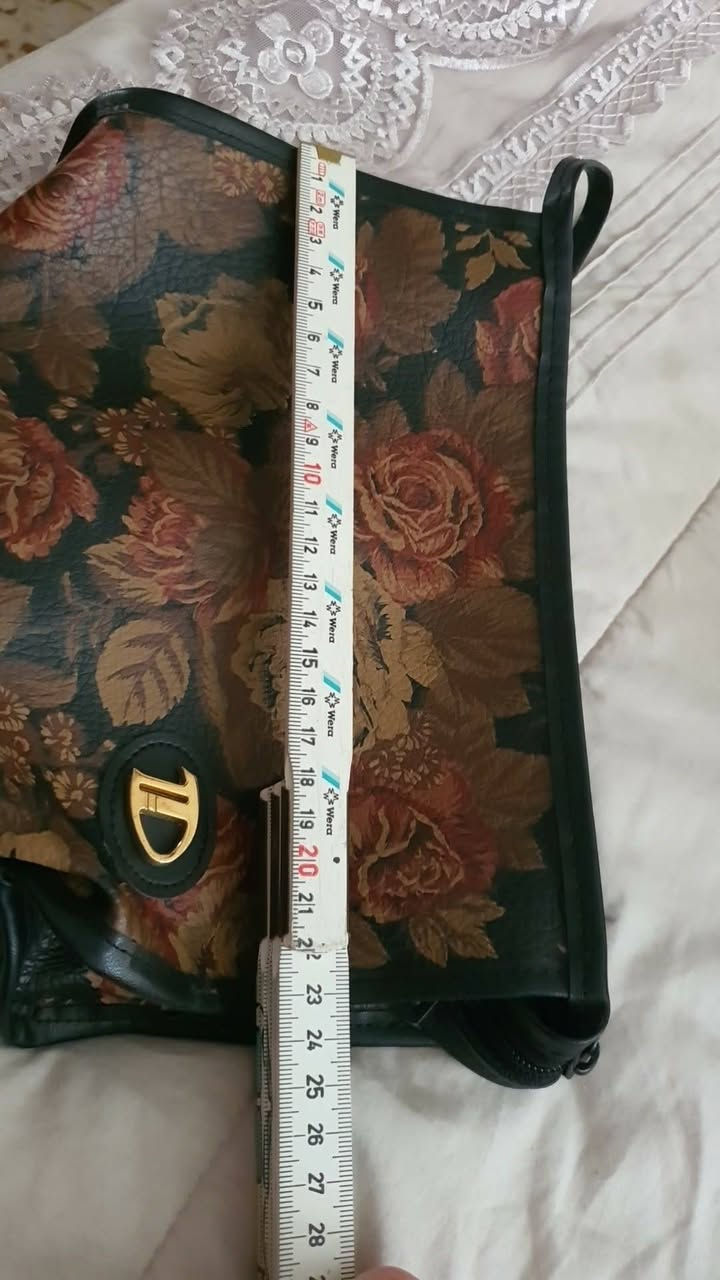 حقيبة يد أو حقيبة مستحضرات تجميل بنمط "تابيستري" (Tapestry


**إذا كنت صاحب هذا الإعلان وتريد حذفه لأي سبب، رجاءا أرسل رسالة إلى الدعم الفني**