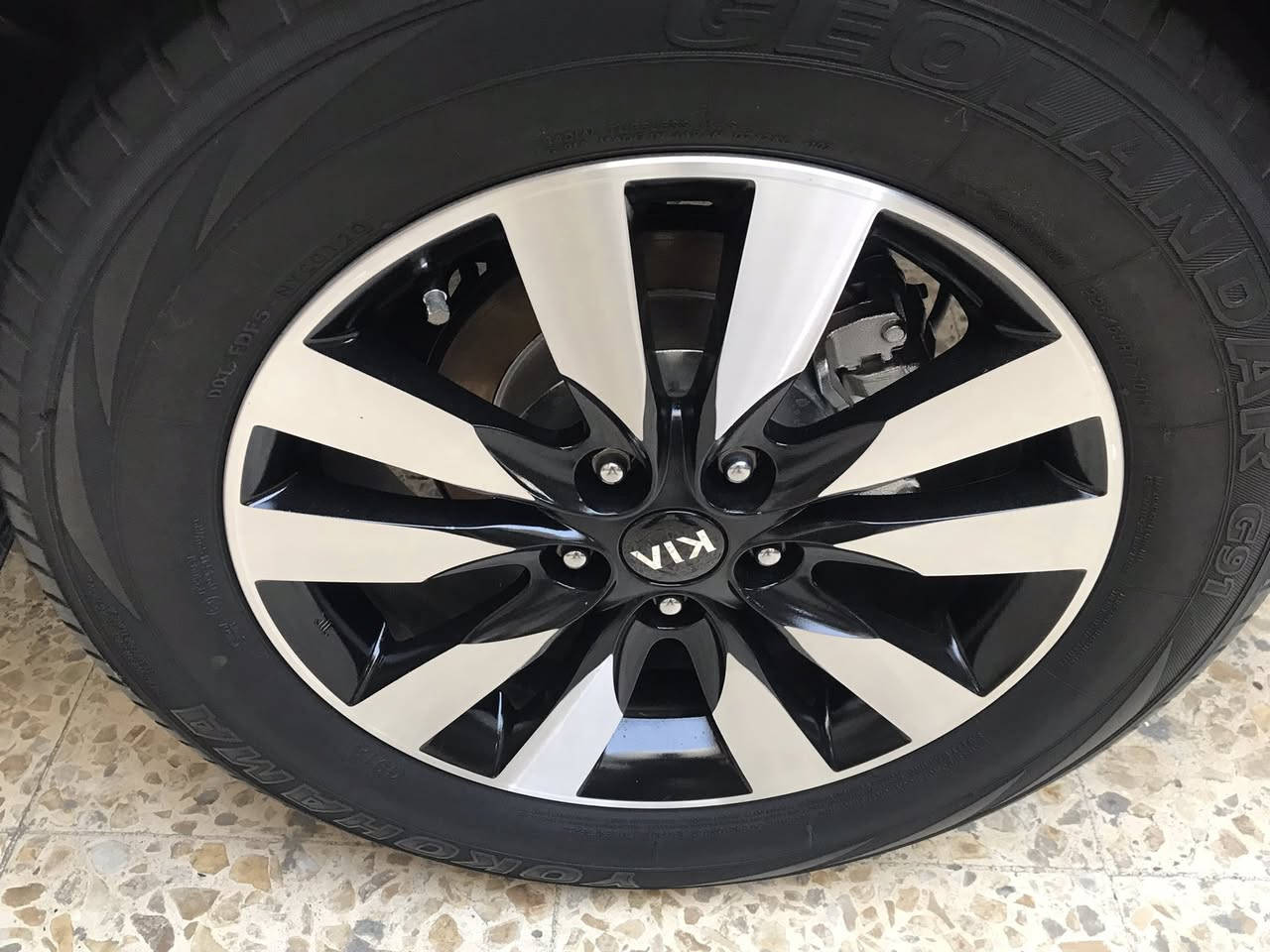 السلام عليكم سبورتج مديل ٢٠١٣خليجي محرك دوش بدون صبغ بدون تبديل سياره جاهزه محرك كير تخم تاير كله جديد مكاني بغداد الغزاليه لاستفسار ***********
