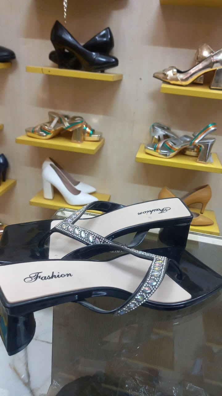 احذيه منوعه وقياسات مختلفه داخل ازياء افنان  🌸


**إذا كنت صاحب هذا الإعلان وتريد حذفه لأي سبب، رجاءا أرسل رسالة إلى الدعم الفني**