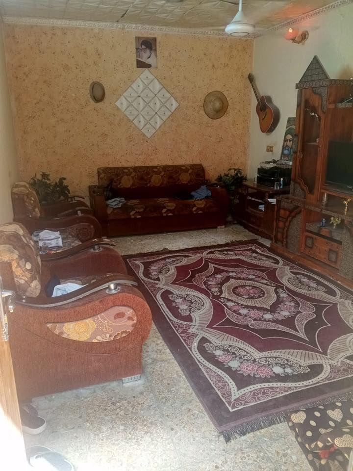 السلام عليكم 
بيت زراعي للبيع طابق واحد
الموقع: الحبيبية محلة 744 زراعي 
المساحة: 85 متر
يحتوي على غرفة وصالة ومطبخ وصحيات منفصلة 
بناء حديث مسلح والارضية كاشي عدا الغرفة
للتواصل واتساب: ***********
