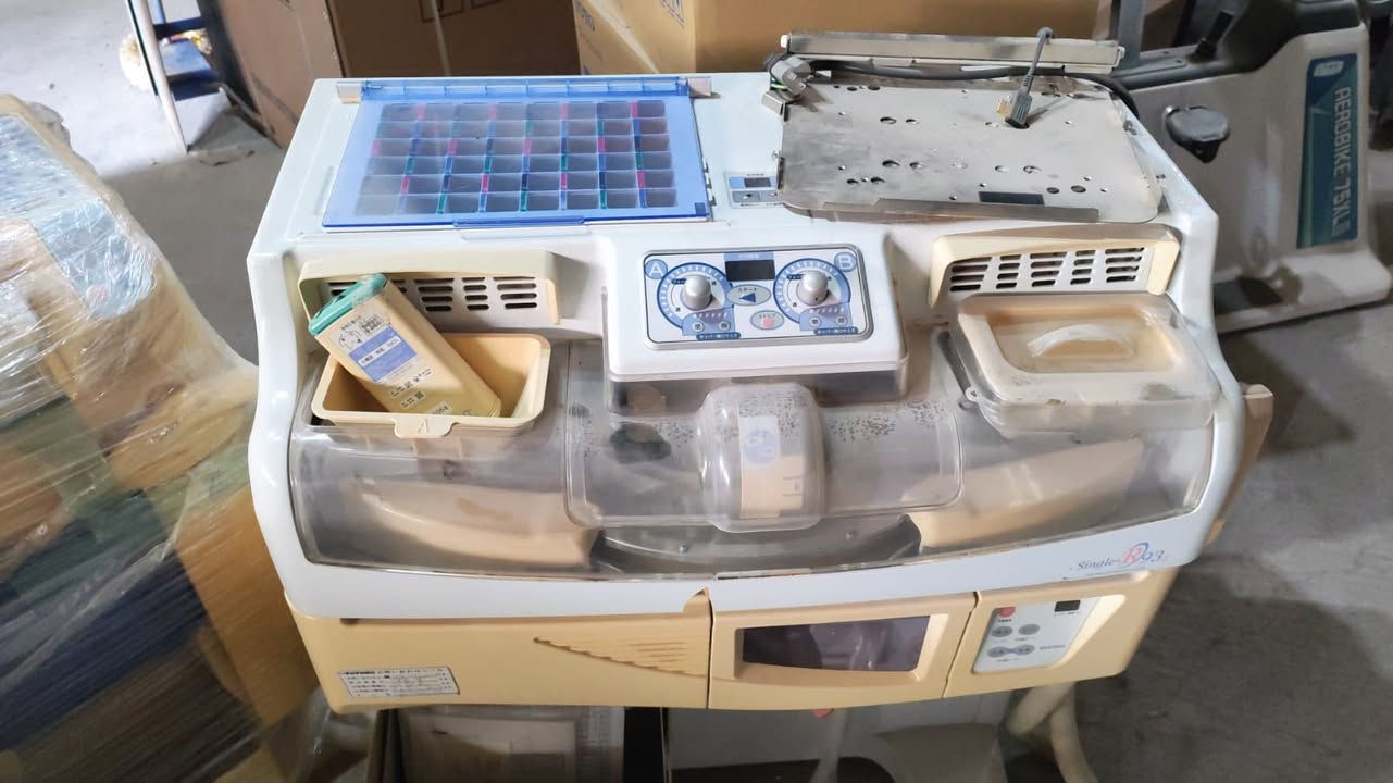 السلام عليكم 
اجهزة طبية مستخدمه منوعه للبيع كامل العدد حصراً
حسب الصور موضح الاجهزة وانواعها
اي استفسار اتصال او واتساب ***********
