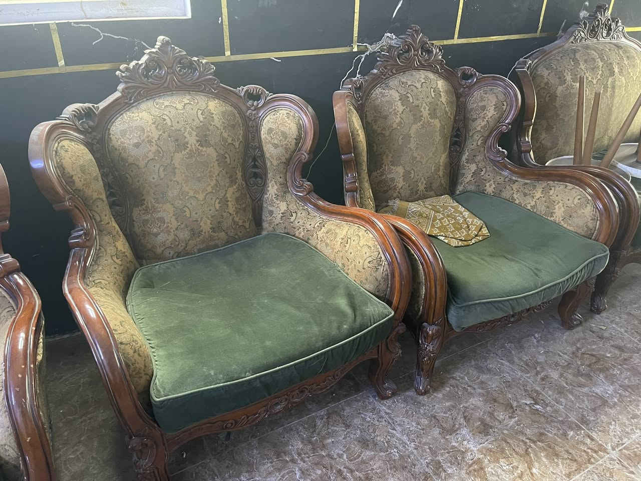 تخم وميز مكتبي للبيع ***********
