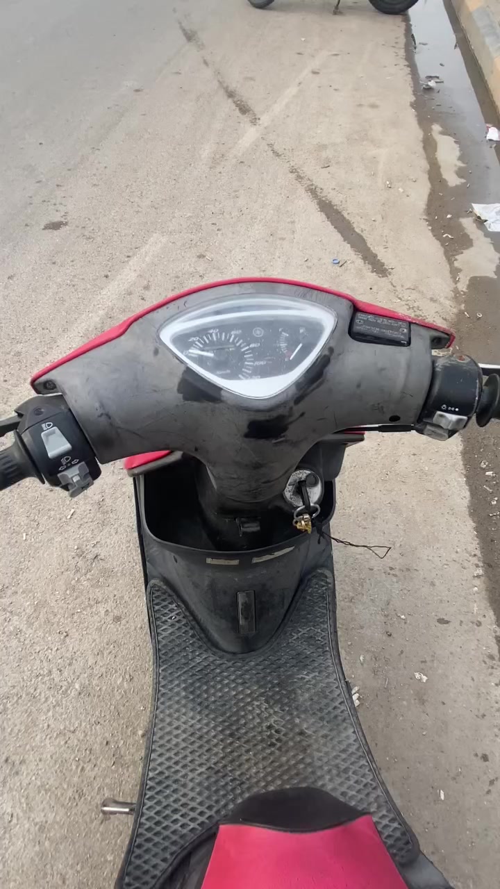 السلام عليكم
صلو ع محمد

دراجه ماكس عدله للبيع
الدراجه بلادي من الطول للطول 
كهربائياتها كلها شغاله
نگره سلف مثل ما موضح بلفيديو 
اوراقها كامله
السعر 750 الف
مكاني المحموديه 
رقمي بي واتساب ***********
