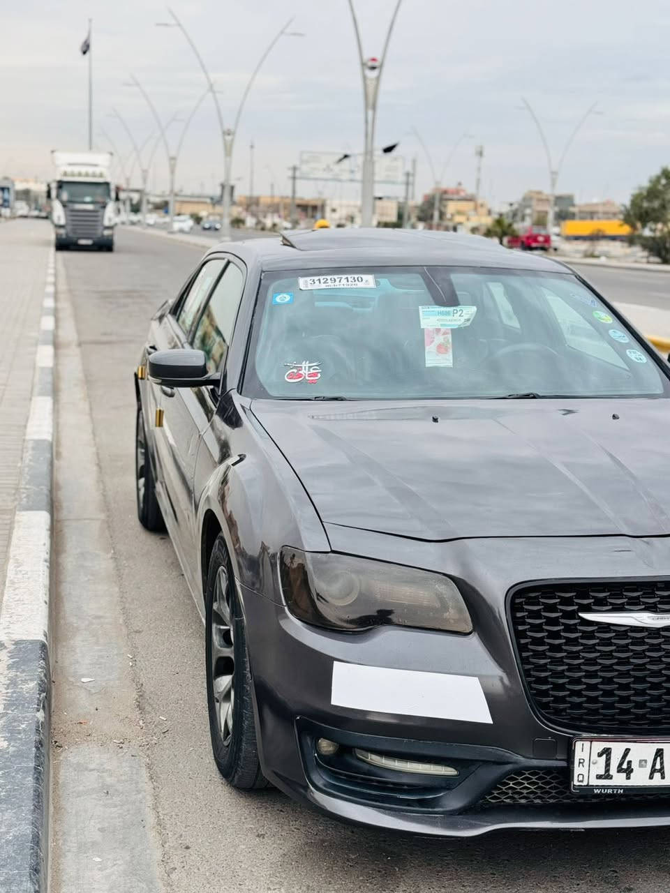 السلام عليكم كلايسلر اوباما 2018 وارد امريكي بيها 4 قطع صبغ وبيها فخذه مبدله رقم بصره حره بسمنه سياره Sفول واحد على واحد تو ويل سياره ما نقصها اي شي تخم تاير حداده مكينه كير كله بلكفاله مكان السياره البصره السعر 155 بيها مجال بصيط بيع فقط ***********
