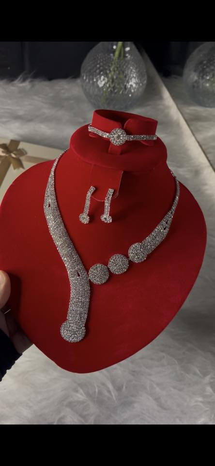 تصفية خاصة 🚨
عقد كرستال فضة بالعلب الأصلية
السعر 5000 للواحد (اقل من سعر الجمله)
مناسب لإعادة البيع وربح مضمون 💰
الكمية محدودة – الحجز أسرع 👌


**إذا كنت صاحب هذا الإعلان وتريد حذفه لأي سبب، رجاءا أرسل رسالة إلى الدعم الفني**